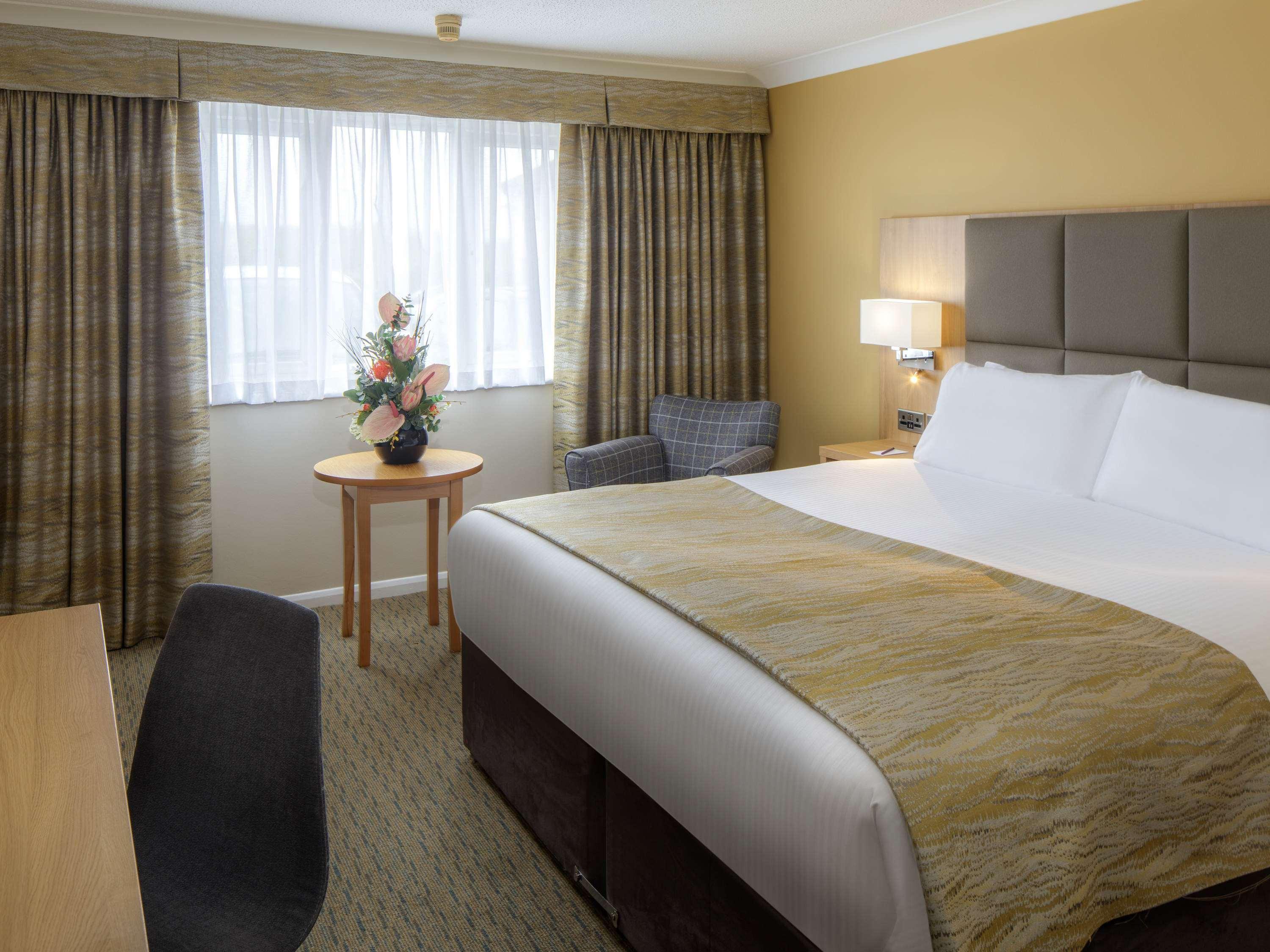 Mercure Hatfield Oak Hotel Buitenkant foto