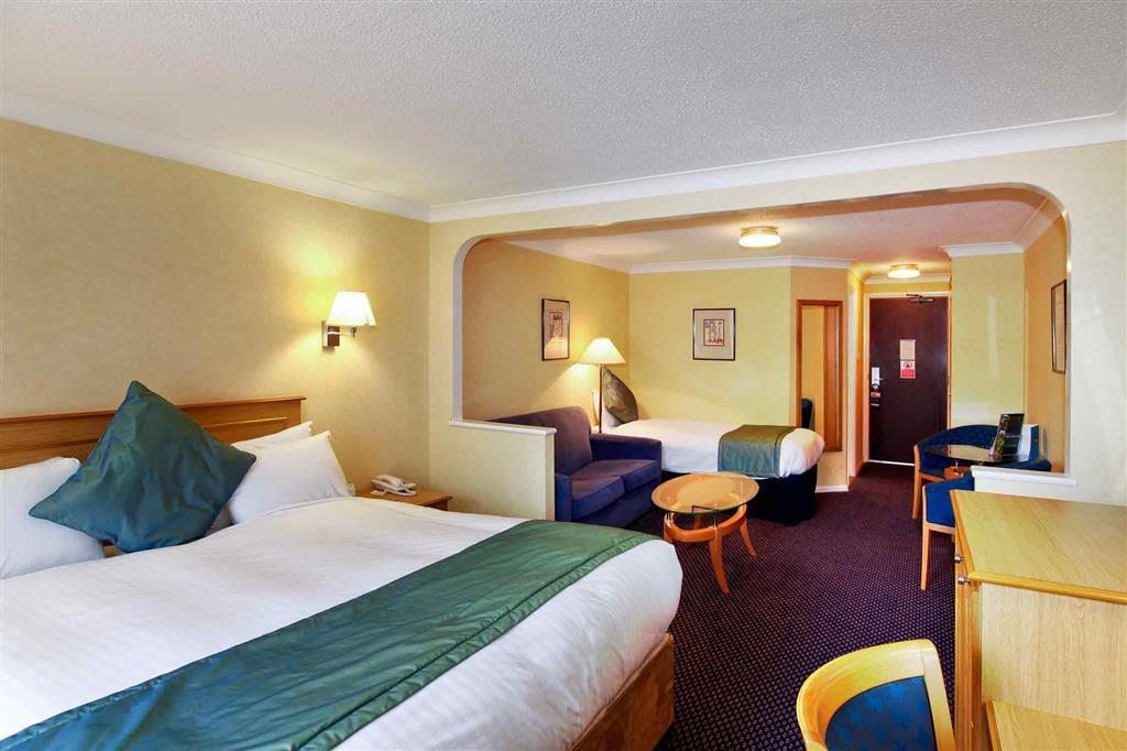 Mercure Hatfield Oak Hotel Buitenkant foto