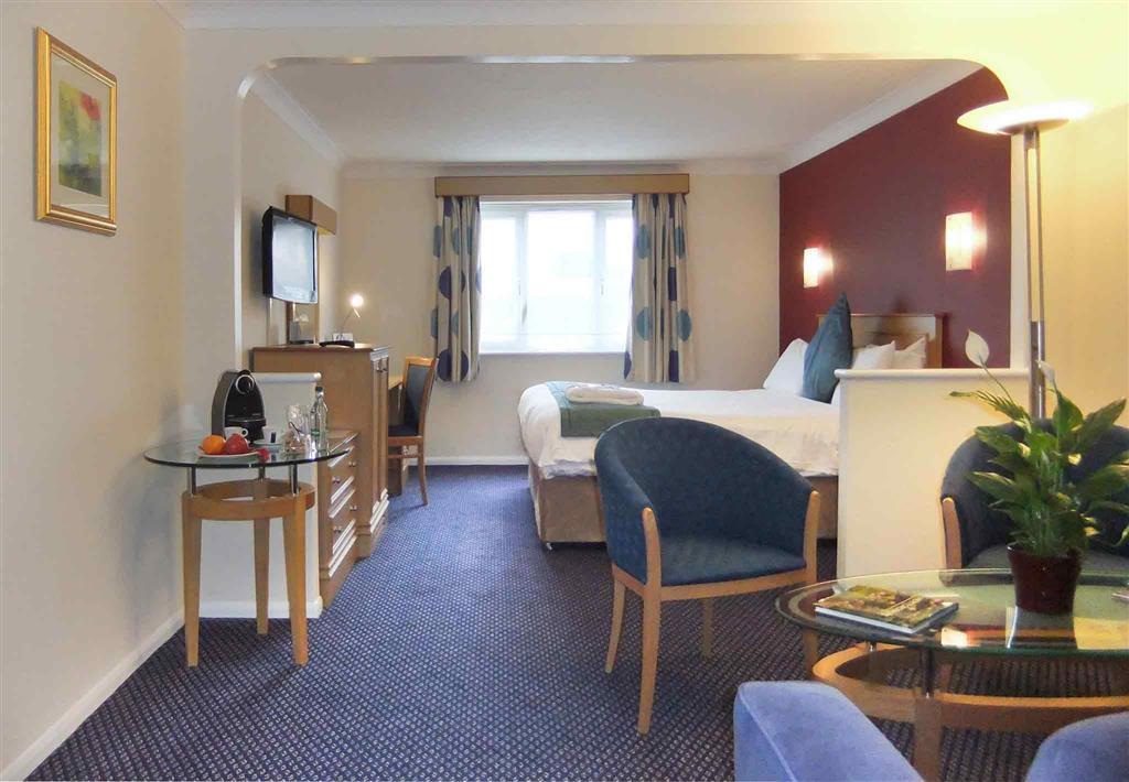 Mercure Hatfield Oak Hotel Buitenkant foto