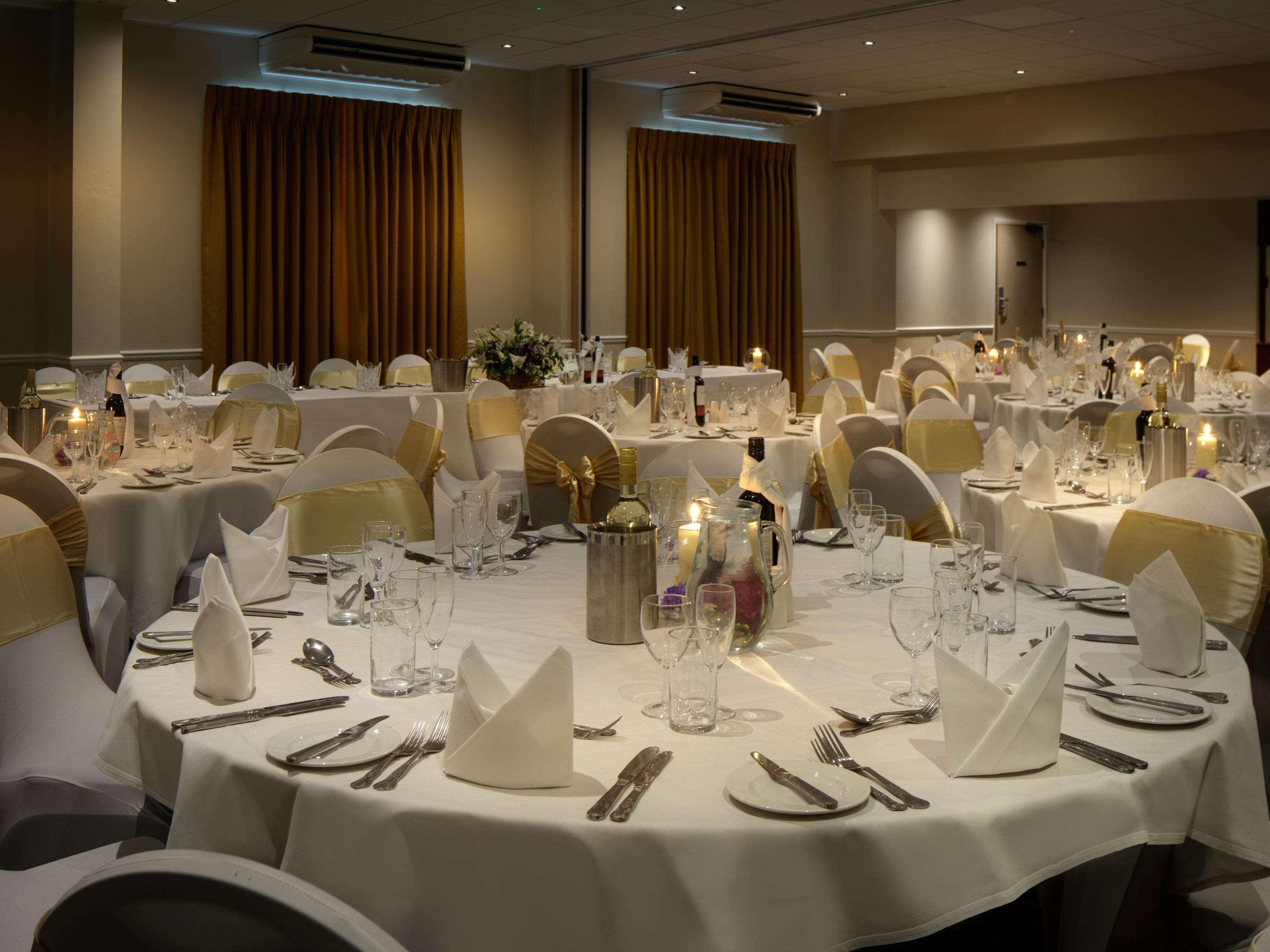 Mercure Hatfield Oak Hotel Buitenkant foto