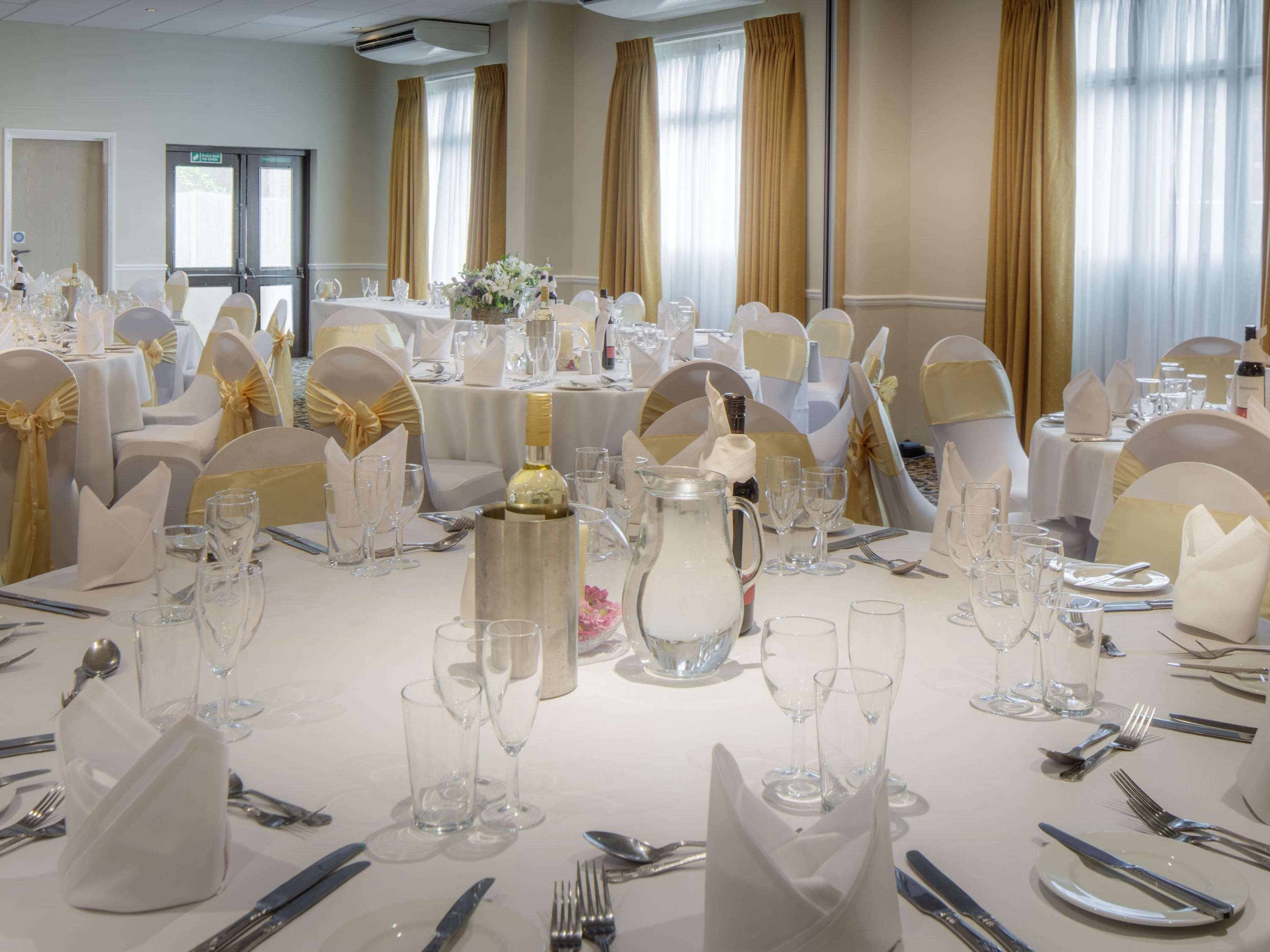 Mercure Hatfield Oak Hotel Buitenkant foto