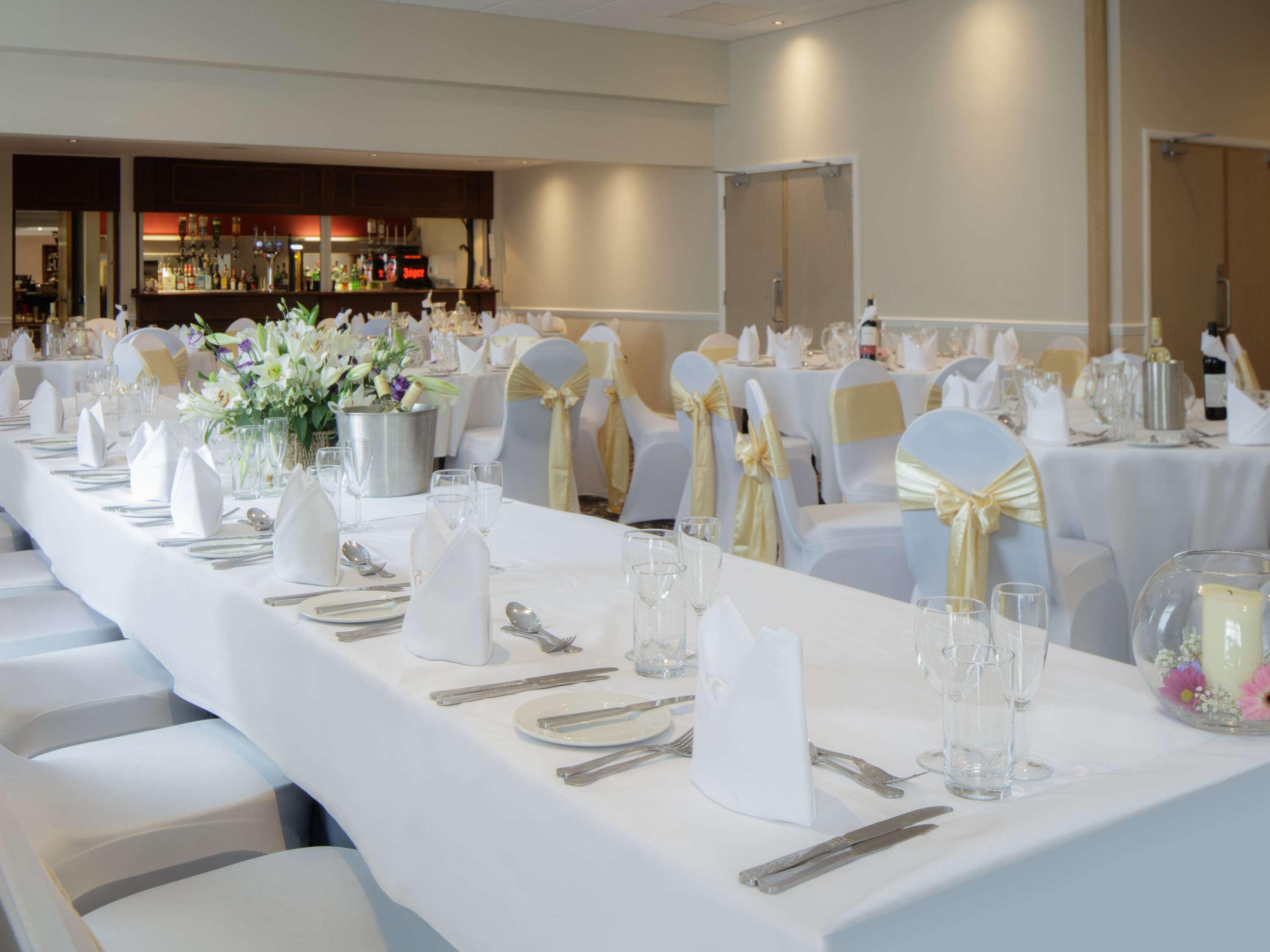 Mercure Hatfield Oak Hotel Buitenkant foto