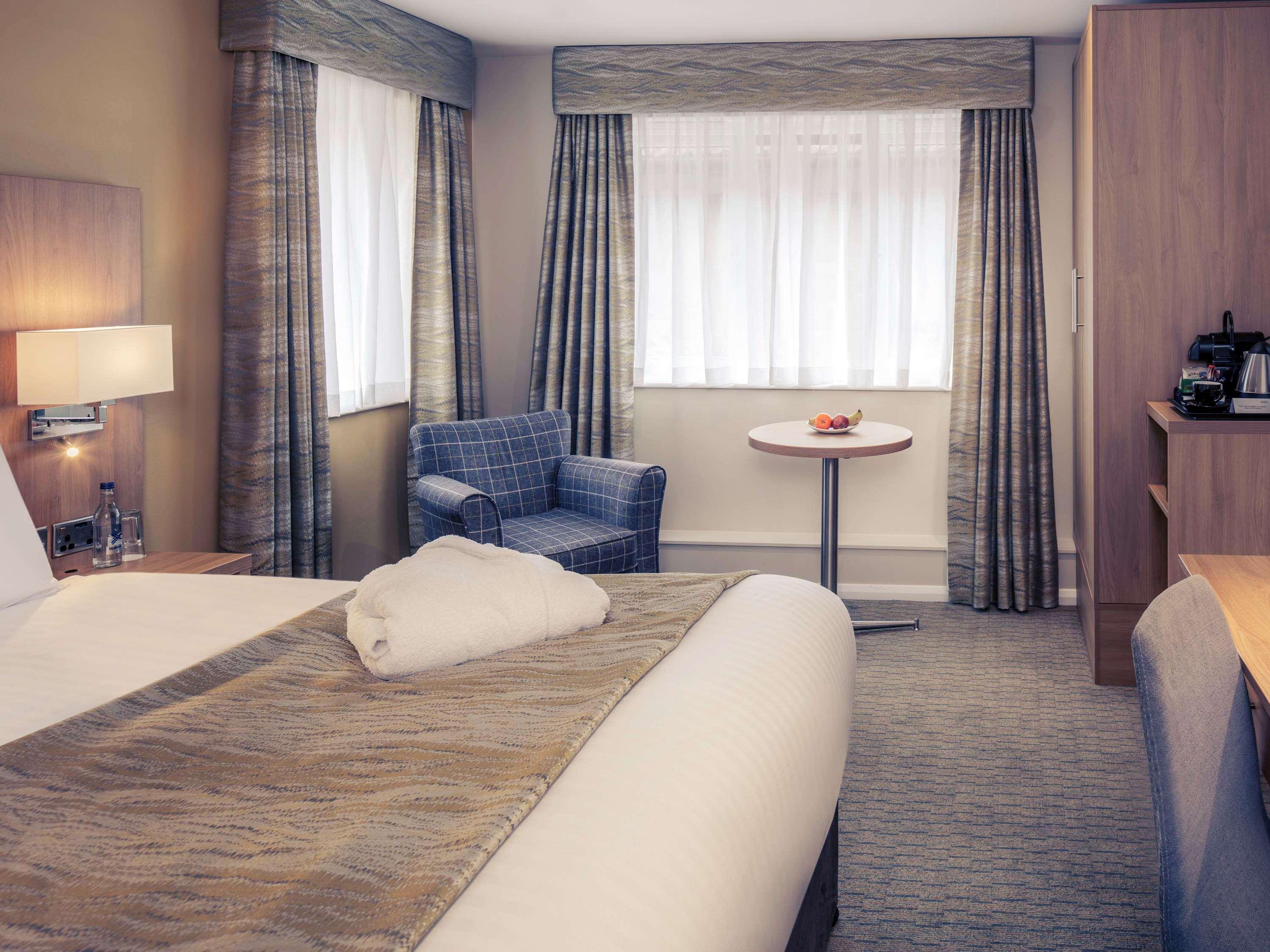 Mercure Hatfield Oak Hotel Buitenkant foto