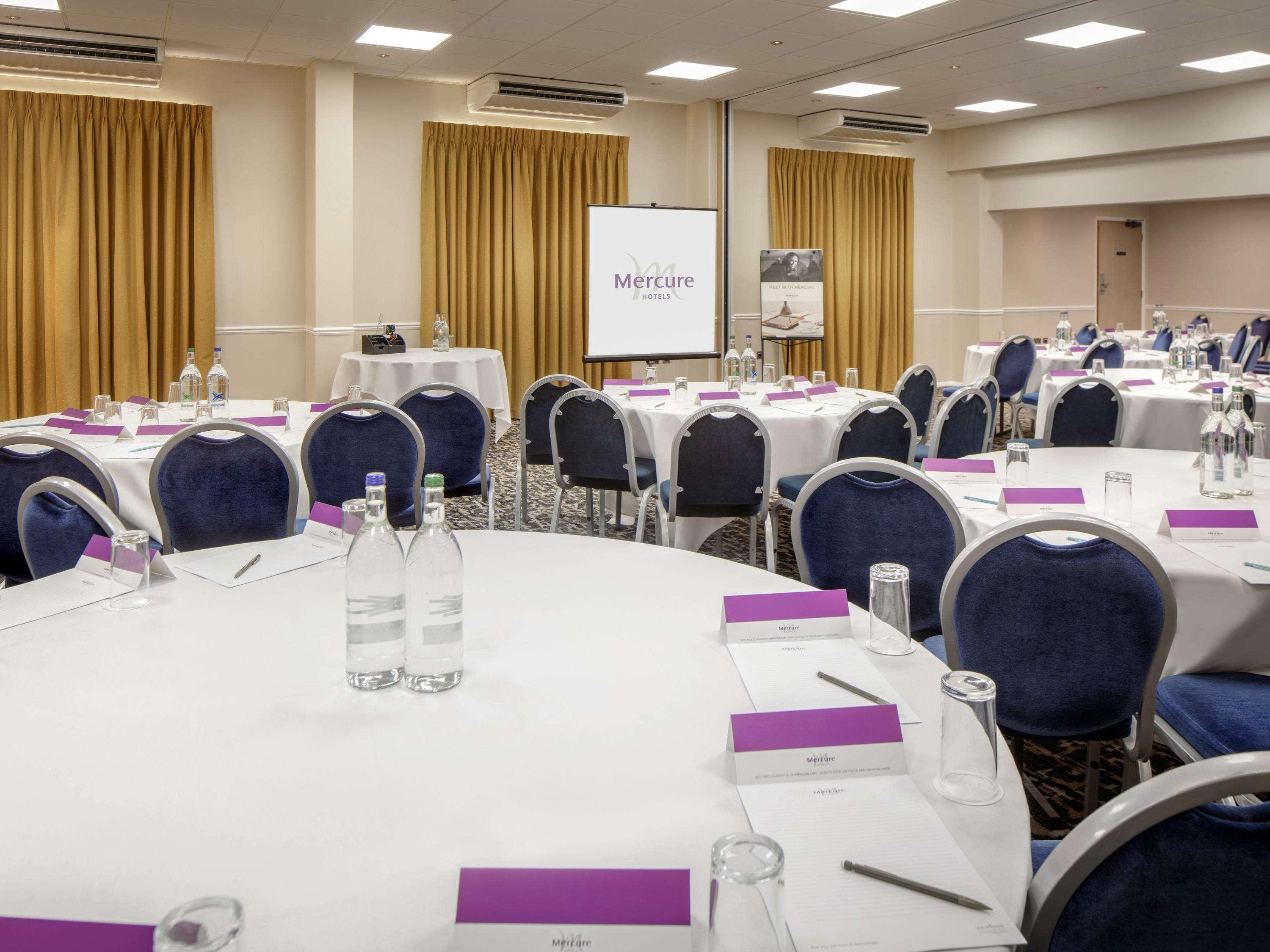 Mercure Hatfield Oak Hotel Buitenkant foto