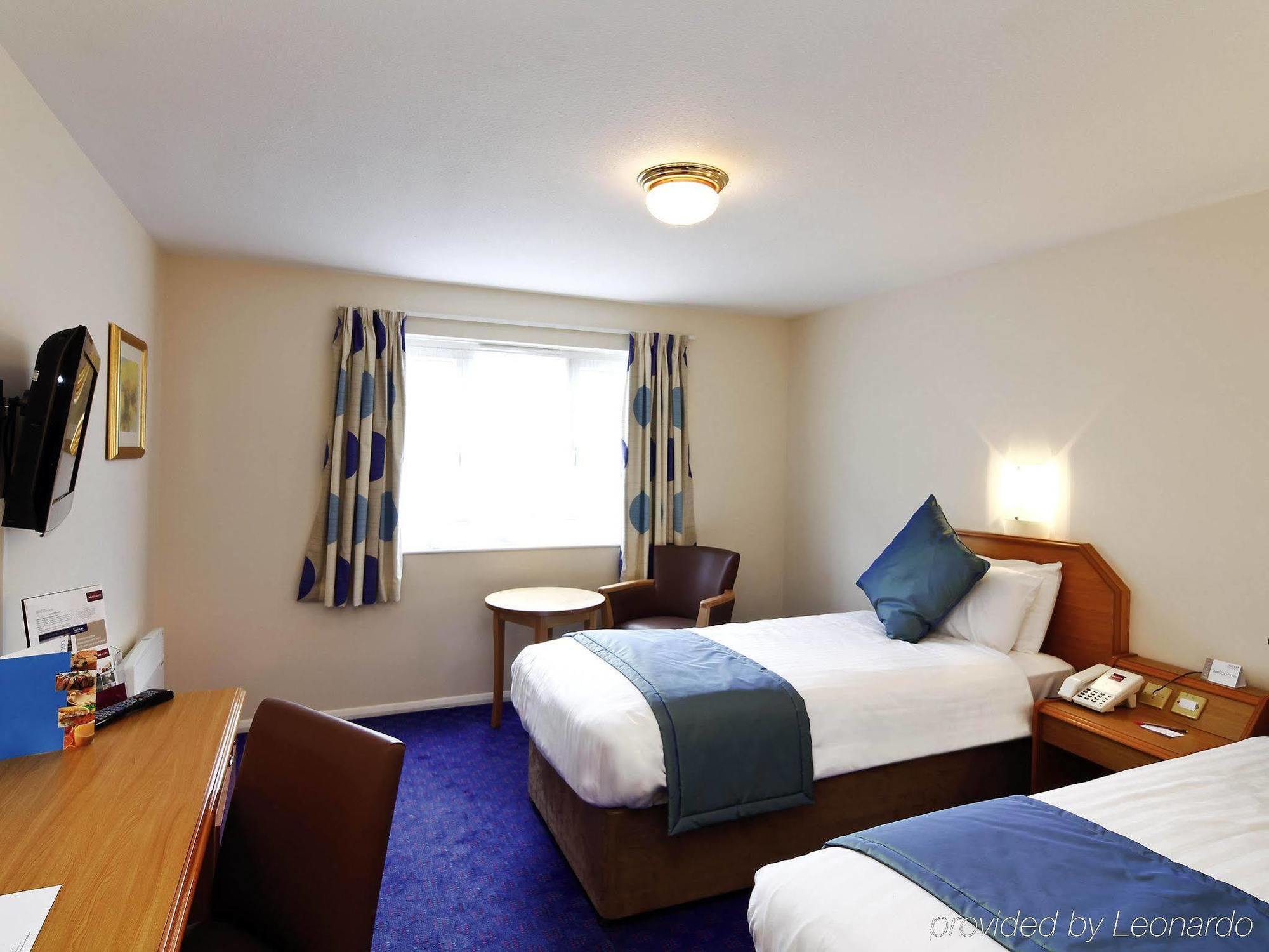 Mercure Hatfield Oak Hotel Buitenkant foto