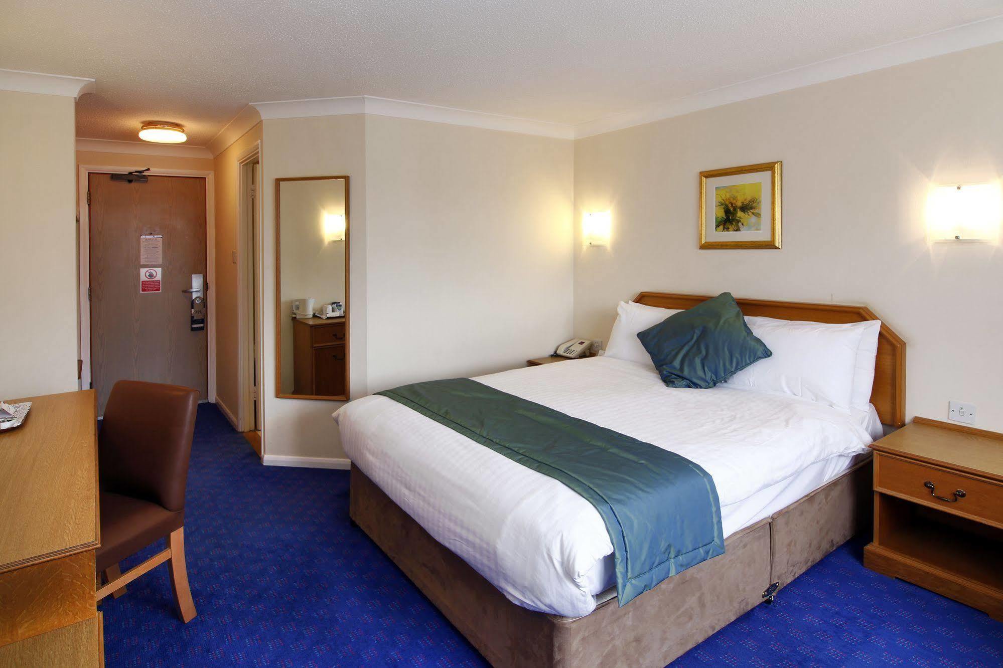 Mercure Hatfield Oak Hotel Buitenkant foto